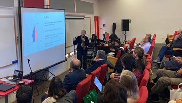 En_la_Segunda_Jornada_Científica_del_Centro_Universitario_de_Envejecimiento_Saludable_(Valparaíso)_expuso_Ximena_Abogabir.jpg